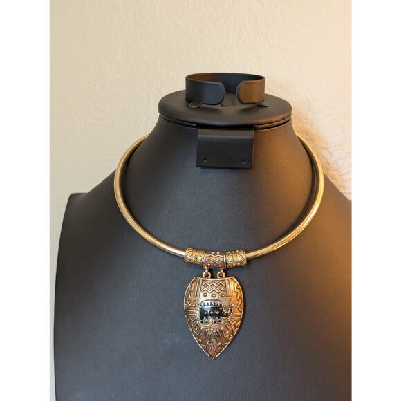 Gold Tone Indian Elephant Torque Pendant Collar Necklace - Picture 5 of 5